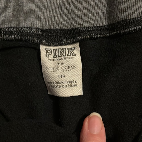 Gently used Iowa Hawkeyes sweats - Picture 4 of 8